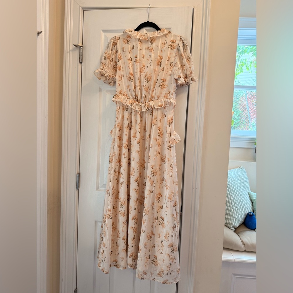 Storia Cream Floral Maxi Dress - Picture 2 of 3